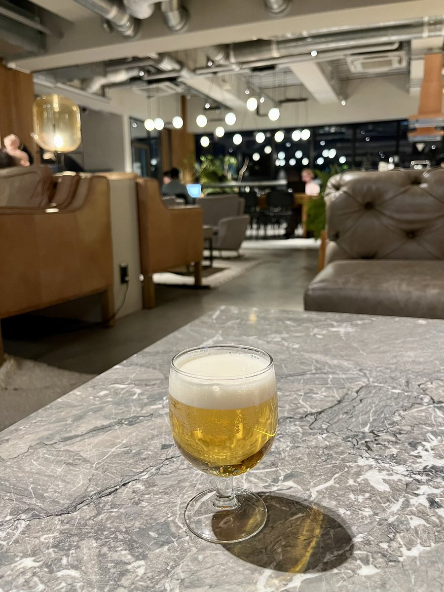 ShigeTabi's tweet photo. 京都の河原町商店街にある『The Millennials 京都(ザ・ミレニアルズ京都)』に宿泊。
17時30分からのフリービアで飲み過ぎちゃうかも🍻
#京都 #TheMillennials #ミレニアルズ #ゲストハウス #リモートワーク #コワーキングスペース #ビール #ハートランド https://t.co/ebG54IxLvb
