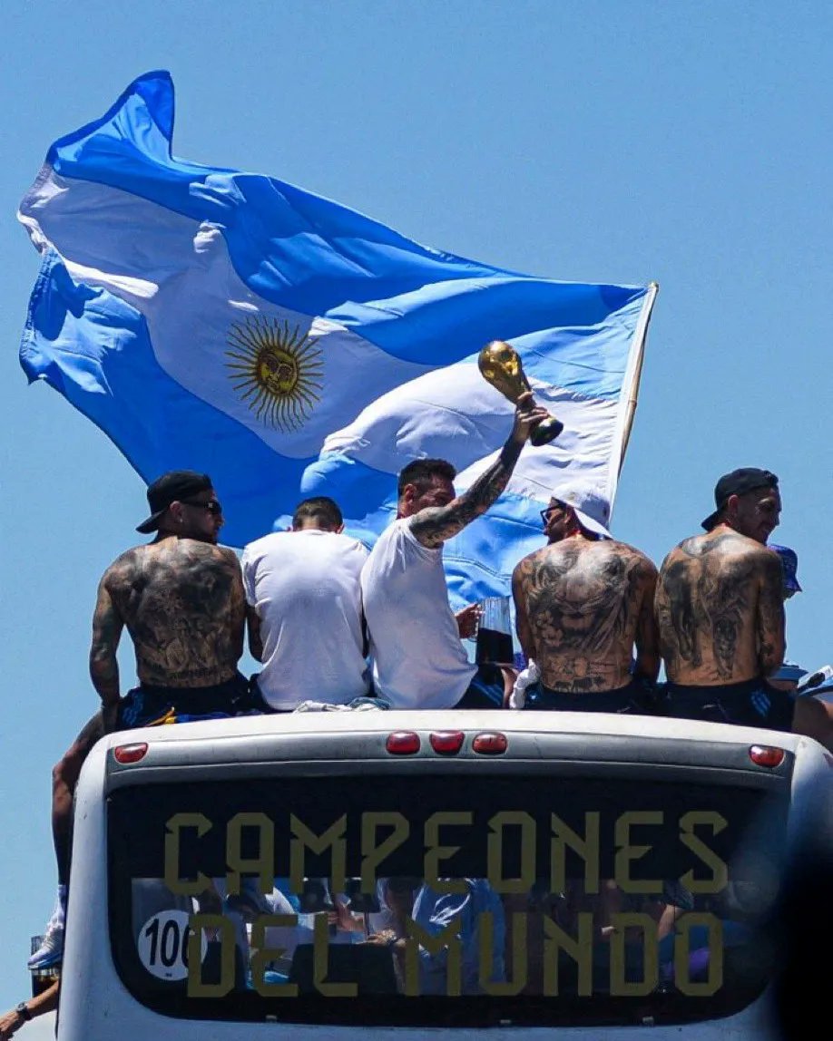 AlexMarconi82's tweet photo. There wasn't any footballer in #LusailStadium. I saw 11 #Warriors who were fighting to take the #WorldCup to their own Country after 36 years. They fought with their #Hearts and in the end they were who wins. #AlbiCeleste are the new #CampeonesDelMundo. I'm sure Diego is happy. https://t.co/gy5I0gUUdD