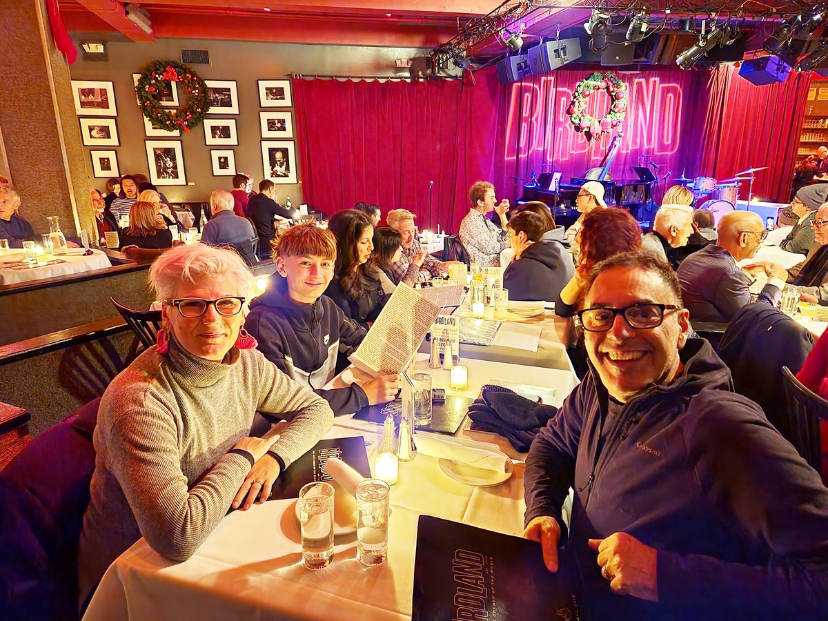 jc_behindthemic's tweet photo. Amazing show at #Birdland #jazz #castparty
#Broadway
#NewYork
#NewYorkCity
#nyc
#itstimefornyc
#Manhattan https://t.co/HzKYChNy0k