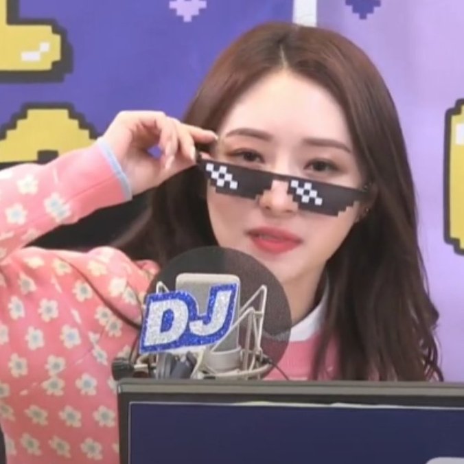 4DEUKAETEEZ's tweet photo. sua and wooyoung being the same person; a short but funny thread~ https://t.co/HmLuKgkQn9
