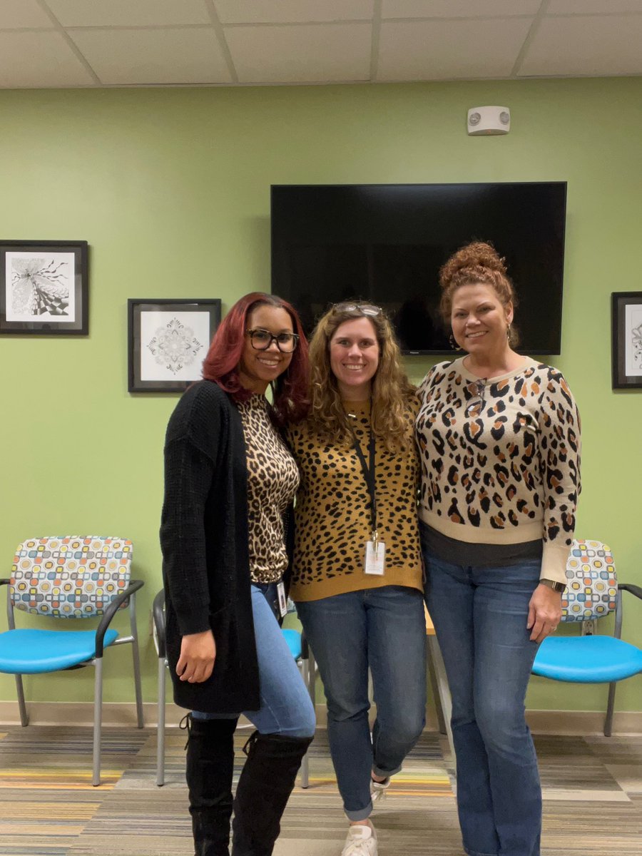 CPersonSSW's tweet photo. Two Turtle Doves Tuesday but instead there were three! @ARMSCounselors @AlstonRidgeMS
#SpiritWeek
#WinterBreakLoading
#ARMS https://t.co/XnJohy0ml2