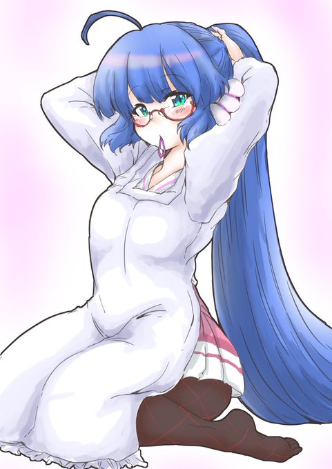 #ウナちゃんウキウキウェンズデー 
今日の割烹着です 