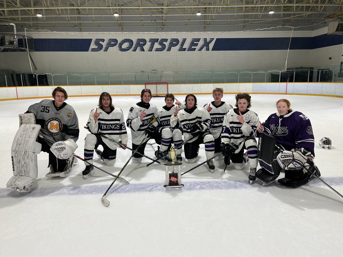 MasseyHockey's tweet photo. Team white squeaks it out in the final to take home the Kit Kat cup for 2022! #christmasfun https://t.co/Uq0Dk0Uzvy