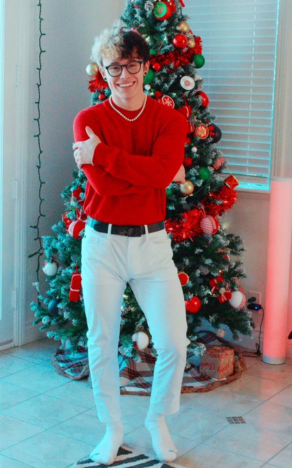 I love the holidays :) https://t.co/cFhPwtAxMe