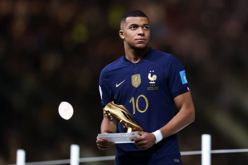 AKfromthelane's tweet image. Football is in safe hands.