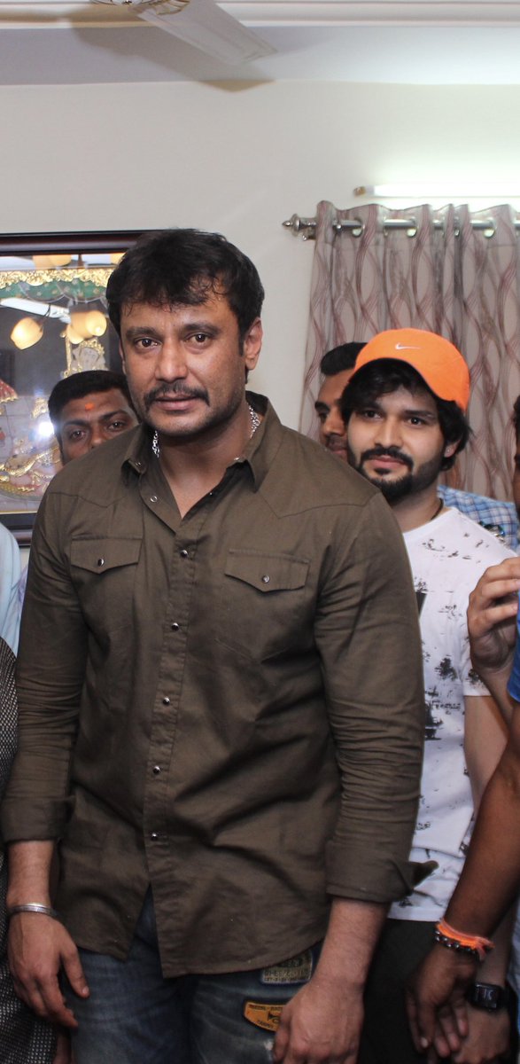 iamsurajgowda's tweet photo. Dboss is not just a massive superstar but a GIVER. His contribution is not just to kannada cinema. The unspoken philanthropic work has reached millions of life. What happened with you isn’t just an insult to the industry but also to humanity. #WeStandWithDboss 
@dasadarshan https://t.co/LD29409SKn