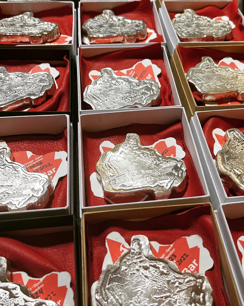 BlackLabelBull's tweet image. Some silver bars I made recently.  #silver #pouredsilver #handpour #canadianmade #silverbar
