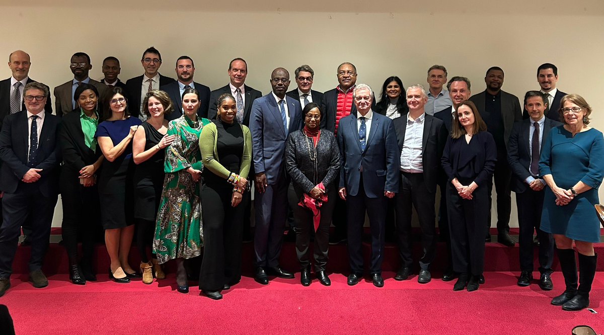 @BrazzaFound @FightTheFakes diplomatic dinner & debate w/the Ambassador of Togo🇹🇬 H.E. Johnson in support of the Lomé Initiative- a political declaration to further criminalise the sale of falsified medical products. Tools such as #medicrime convention are key deterrents.