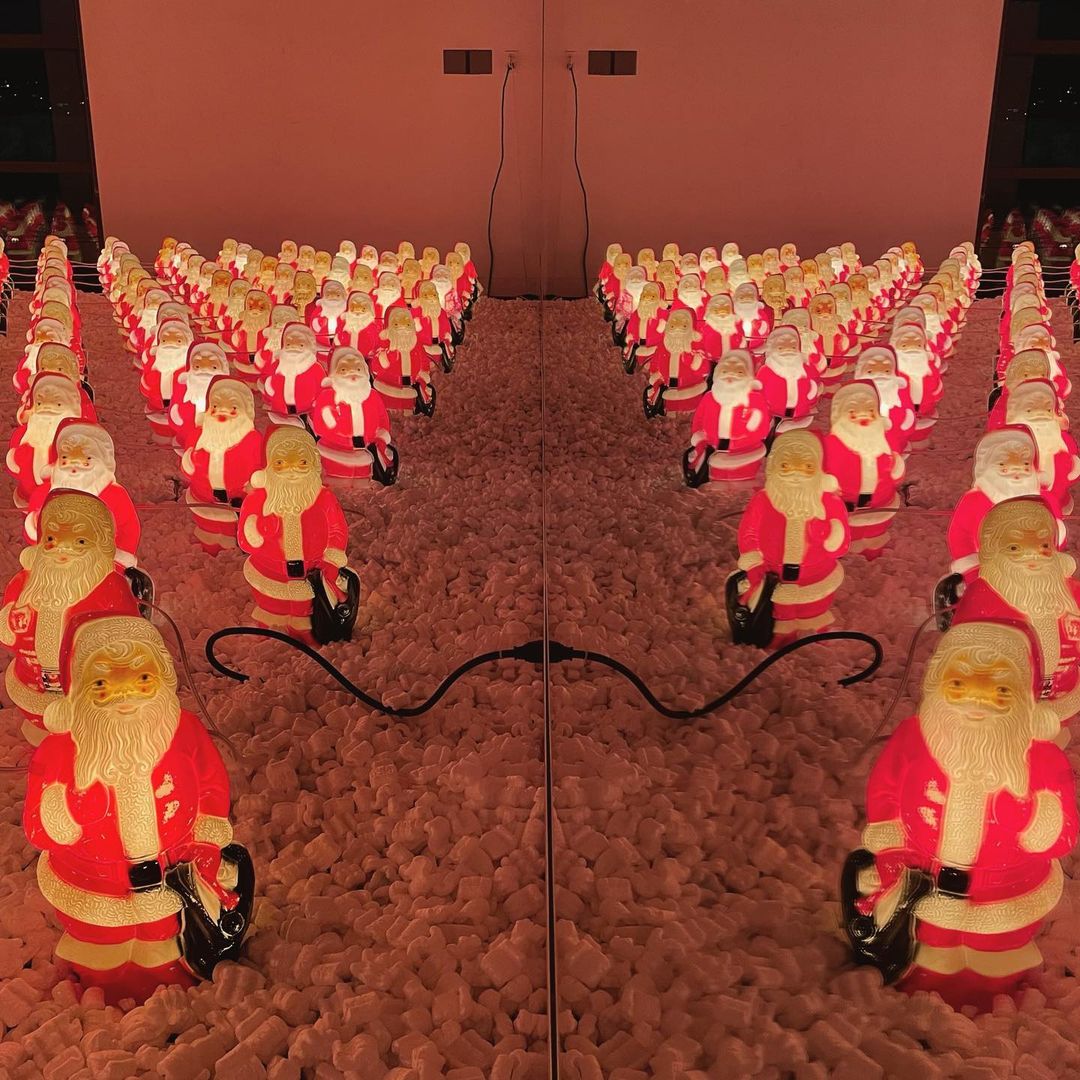 Every holiday, Chris Willis hides 400 small 🎅 in and around the city and he's back at it again this year. He shares tips on his account on where you can find them. You have until Jan. 1. Learn more and happy hunting! buff.ly/3HSluvt #PDX #HereforPortland