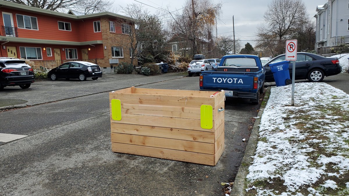A simple intervention that helps keep neighbors safe &amp; neighborhoods great.

#WallingfordLivingStreetsProject
