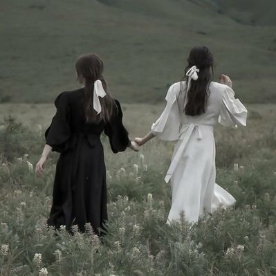 Günaydın arkadaşlar. Kar kış geldi ya hemen baharı özlemeye başladım. Oysa biraz üşüyelim karda kayalım değil mi❤️💋💚