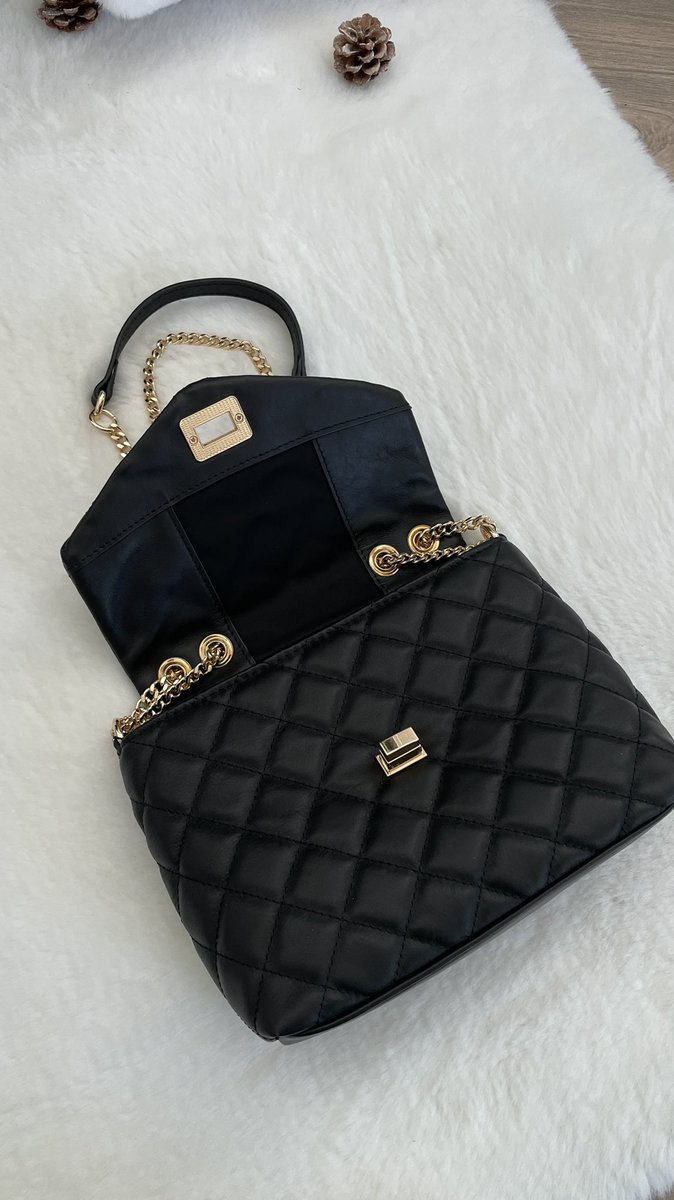 Badgal_Co's tweet photo. Une idée de cadeau >>> 

Le sac LAYNA (100% cuir) https://t.co/7NtKs3A91T