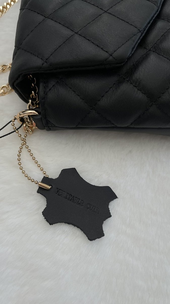Badgal_Co's tweet photo. Une idée de cadeau >>> 

Le sac LAYNA (100% cuir) https://t.co/7NtKs3A91T