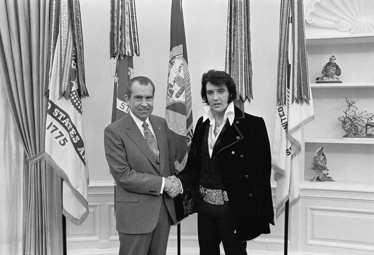 December 21, 1970: Elvis Presley meets US President Richard Nixon in the White House - the image of this meeting is the most requested photo from the entire National Archives.