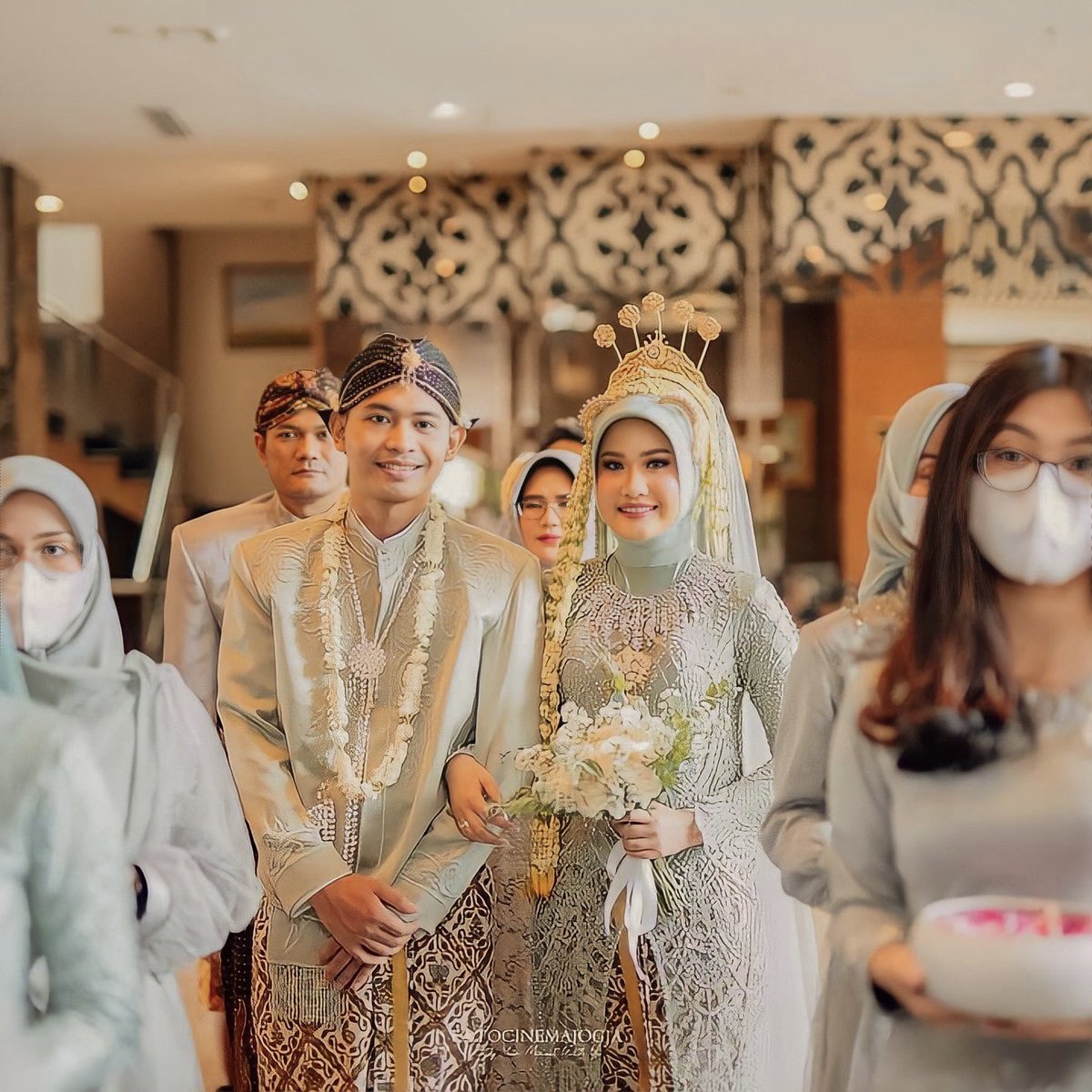 HarperJogja's tweet photo. Begin your forever &amp; make your big day as grand as your eternity love at Harper Malioboro Yogyakarta.
.
For more info, please see our bio!
📸 by: @fotocinemajogja
.
#stayatarchipelago #stayatharper #eventsatarchipelago #eventsatharper #harperjogja #harpermalioboro https://t.co/sWbtIh2SB3