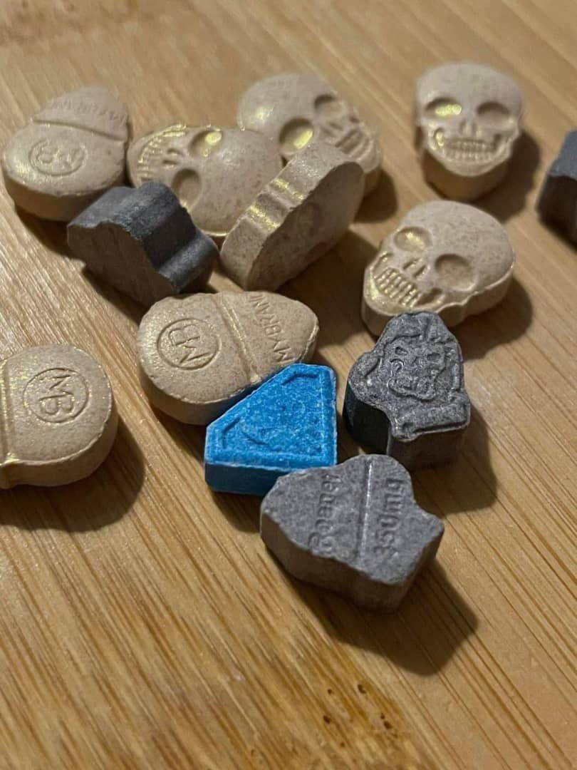 Psychoactiveme6's tweet photo. Molly pills 
#molly #pills #ecstasy #mdmapill #addy #fendy #mendy #kenzotigers #tablet #acid #lucid #trippy #tripper #goodhits #goodtrip #spiritualawakening #spirituality #Spirited #MentalHealthAwareness #supernature #SupernaturalOverflow #Psychonauts #psychedelics #psychologist https://t.co/vHvpGLeTEZ