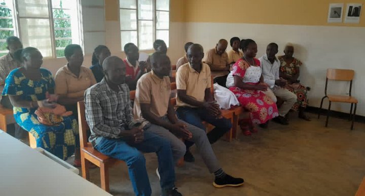 BusanzaCell's tweet photo. Murwego rwo kurwanya imirire mibi n'ingwingira ry'abana,  Bwana SEKIGERA N. Mathias (EHCDO/SEDO) mu Kagari ka Busanza yayoboye inama yahuje abajyanama b'ubuzima bose kugira ngo hafatwe ingamba zirambye zo guhangana nicyi kibazo.

@KicukiroDistr @KanombeSector
@umusoso @idrissa_Nk https://t.co/ZVtYJgW67U