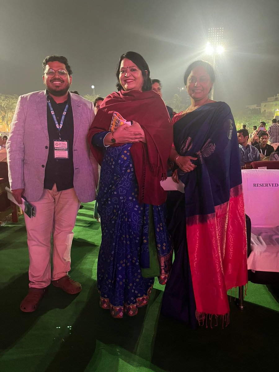 DrAnsumanKar's tweet photo. It is always a pleasure to meet @achyuta_samanta sir and get inspirational advices from himโฆ. While @KIITUniversity is celebrating #KIITat25 we the alums are proudly celebrating our association with our Alma Mater and founder sirโฆ Snaps from KAMYAAB #soiltosilver @KIMSBBSR 1/2 https://t.co/GV29iGvJGX