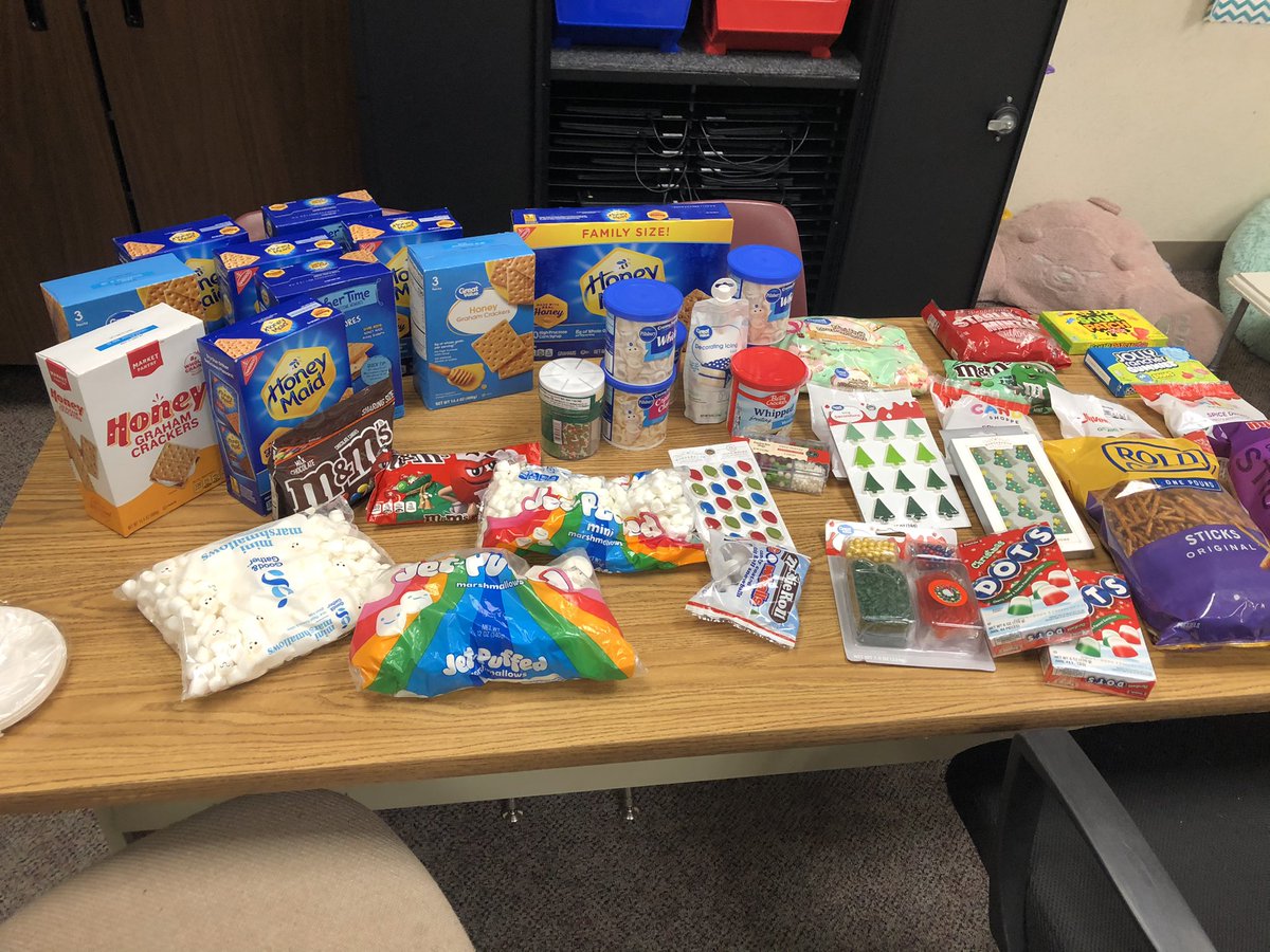 BaberClass's tweet photo. ‘‘Twas the night before a Christmas party...”@Norfolk_MS https://t.co/1dZ7YkTd4E