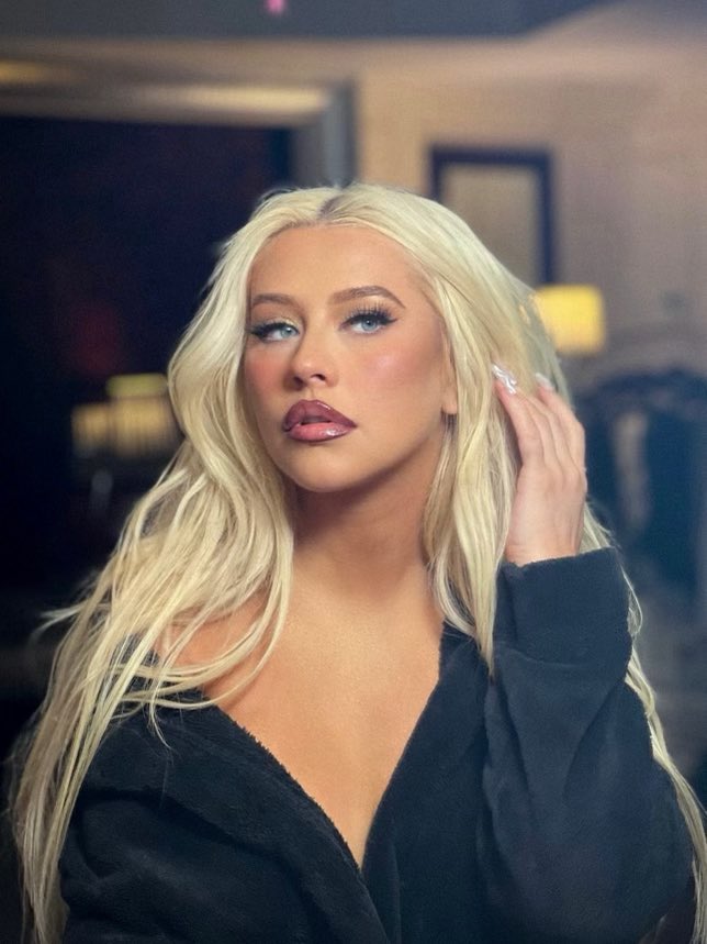xtina's tweet photo. BIRTHDAY glam💋 https://t.co/qqGUptthBl
