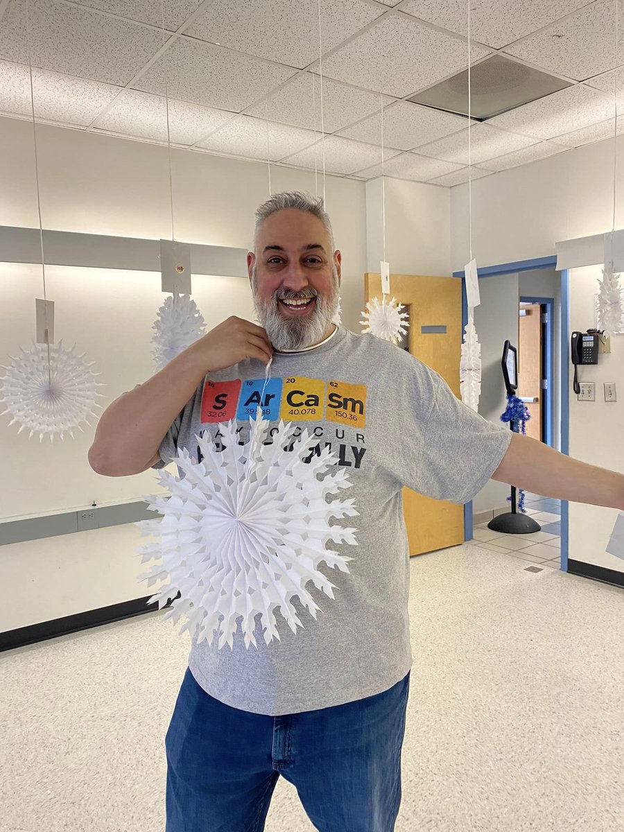 LMSMiddlePTO's tweet photo. Our teachers were treated to a fun Snowflake Catch today! (Teachers picked snowflakes that had various gift cards attached). Thank you to all https://t.co/LwhpIaAIeM