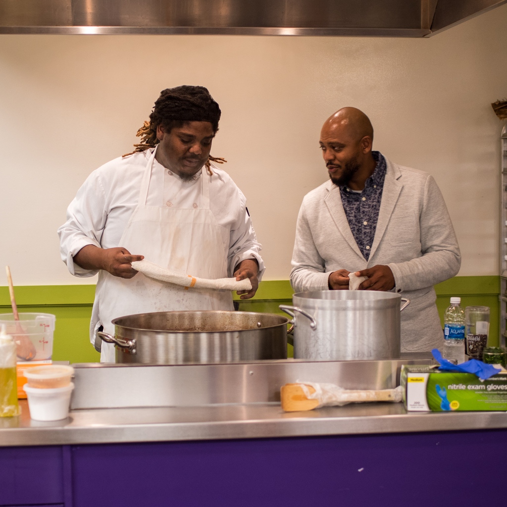 AntwonBrinson's tweet photo. I'm so proud of these students! 👏🏾 They are the 13th cohort to graduate our Culinary Boot Camp. 

🍳 Our #GoCook program is intense. It’s 5 weeks, 5 days a week, for 4 hours a day. Not everyone gets through to the end.

Learn more about what we do. Visit https://t.co/3oCmEV3haq https://t.co/dRa4RmakTc