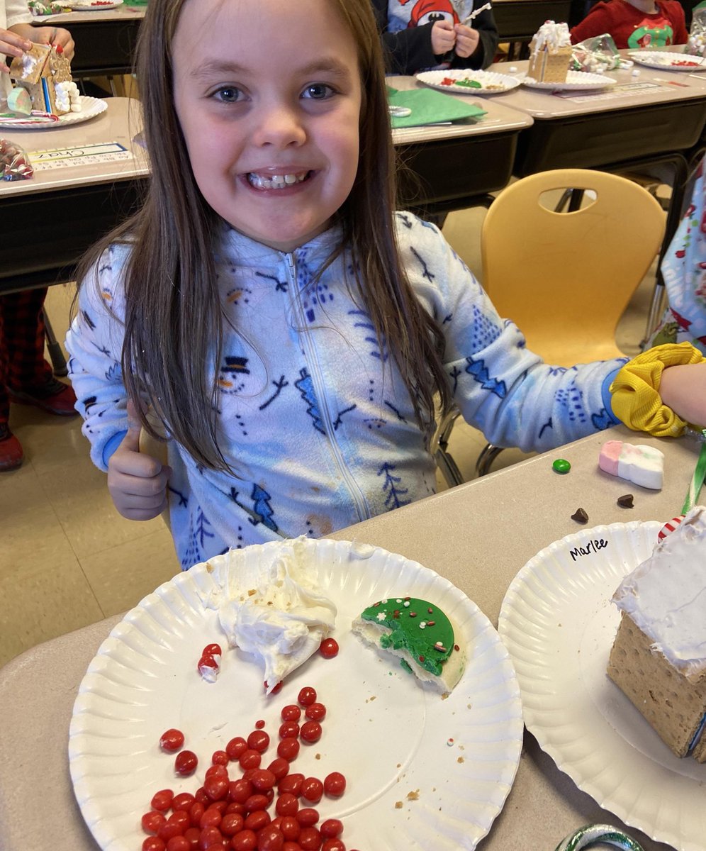 KatieMillerEd's tweet photo. These first graders LOVED making gingerbread houses during our party today! 🎄

Their families were extremely supportive and sent in LOTS of candy so they went home sweeter than ever. 🍭 https://t.co/qh1kiCYIeK