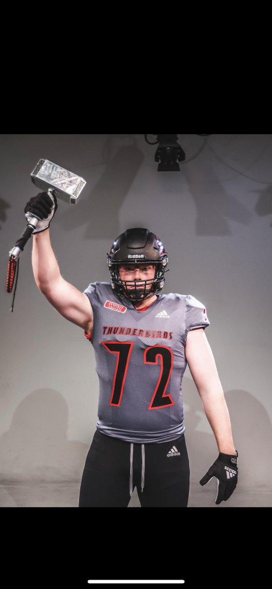 TannerEmery72's tweet photo. Thankful for the love and support from teammates and parents. Can’t wait to become an official T-Bird tomorrow. Go Thunderbirds!🔴⚪️⚡️🦅💯@delanefitz @CoachHuntSUU @SUUFB_ @suunews @CoachJo_SUU @OGMacDC @CoachBatesSC @willbrunson733 #focusfightfinish https://t.co/jGR30qLlnh