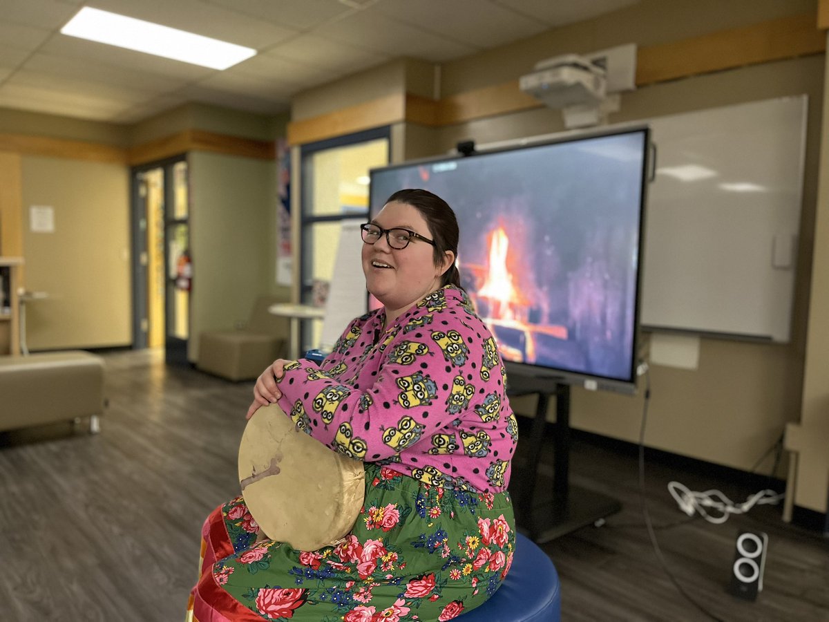 PacificJSchool's tweet photo. Fireside stories 🔥
Our students gathered around the fireplace to listen to stories about Wesakechak. Grateful for our Knowledge Keepers and the memorable moments of learning. #IndigEd #Cree #storytelling @mra_mb   #joyfulschools https://t.co/Lac2oujlGp