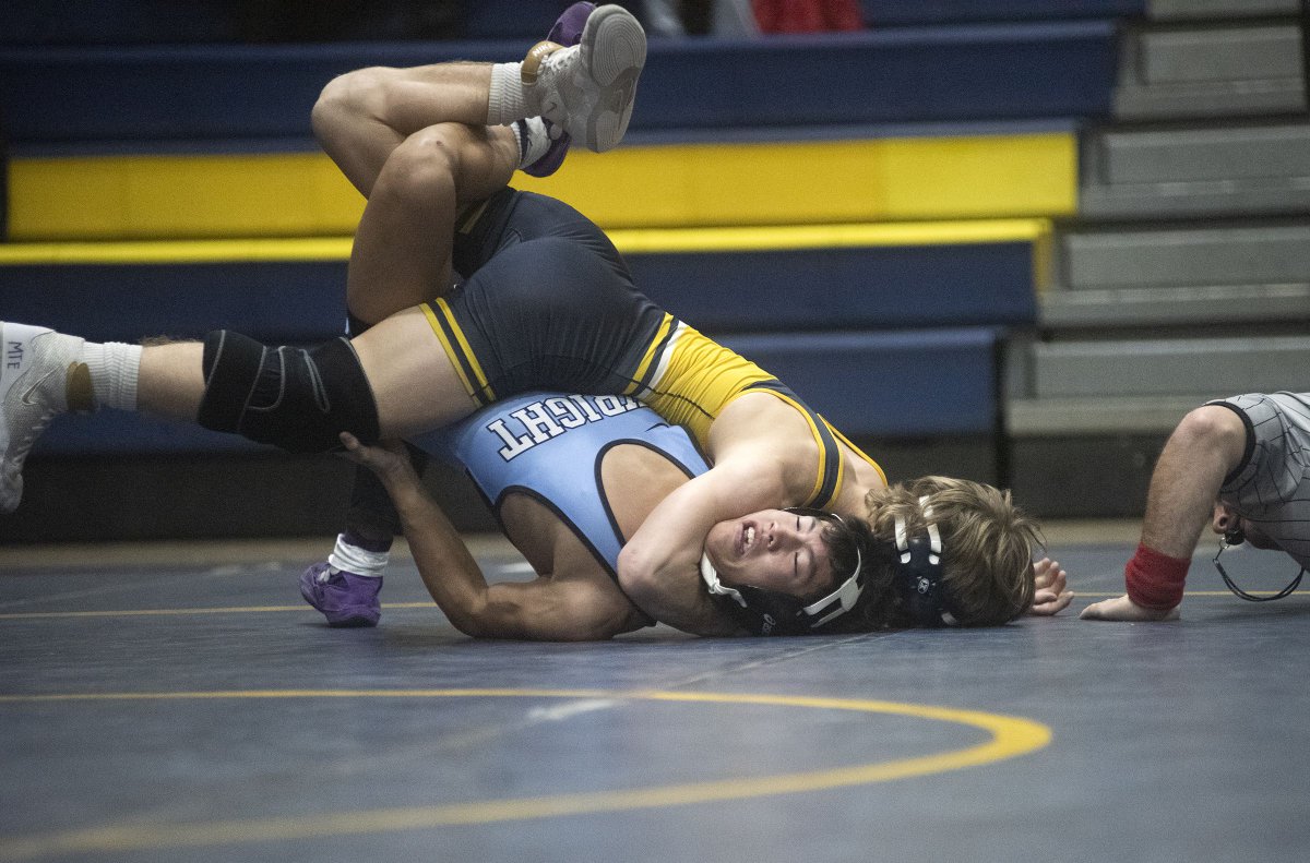 ClaryCraig's tweet photo. Catonsville falls to C. Milton Wright in dual meet, but 9th-ranked junior wrestler Toby Eveleth wins again for Comets STORY: https://t.co/zZkPobENDc https://t.co/V2z0G9X6PG