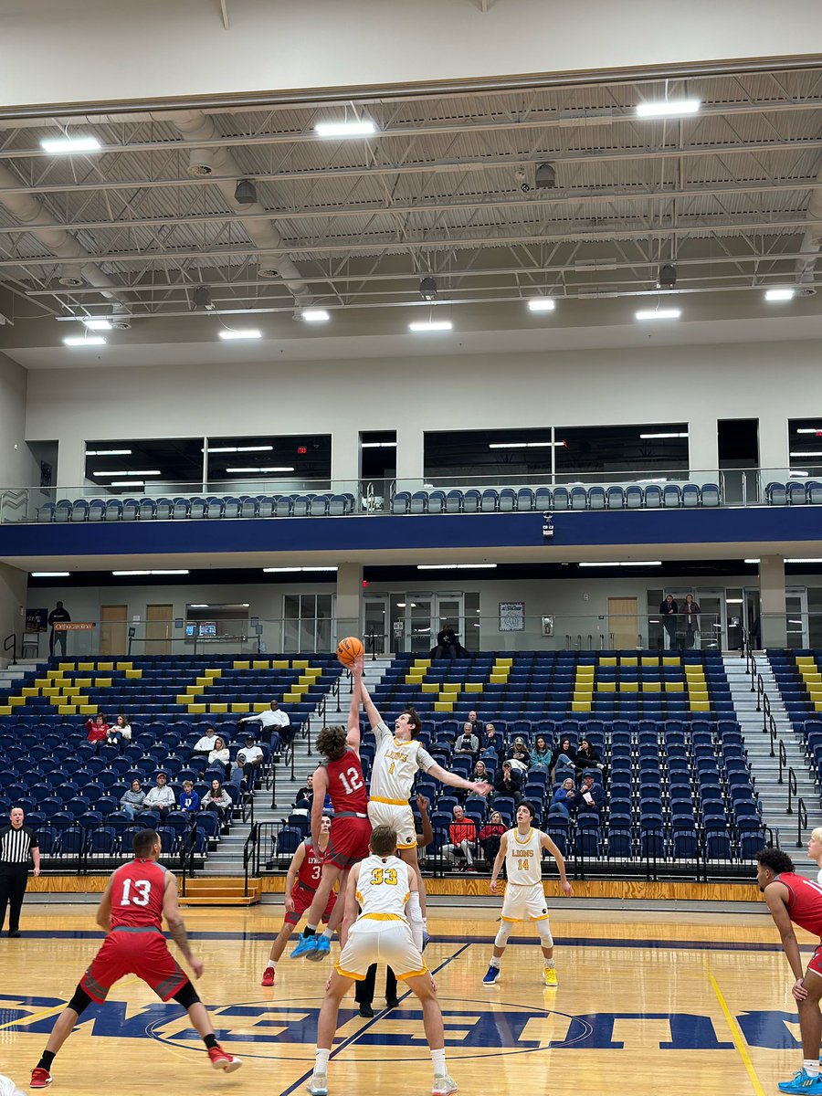 JayBilasCamp's tweet photo. #BilasClassic: Game 2 📸

@LynchburgMBBall x @TCNJMBB https://t.co/UXMcDVIN1D