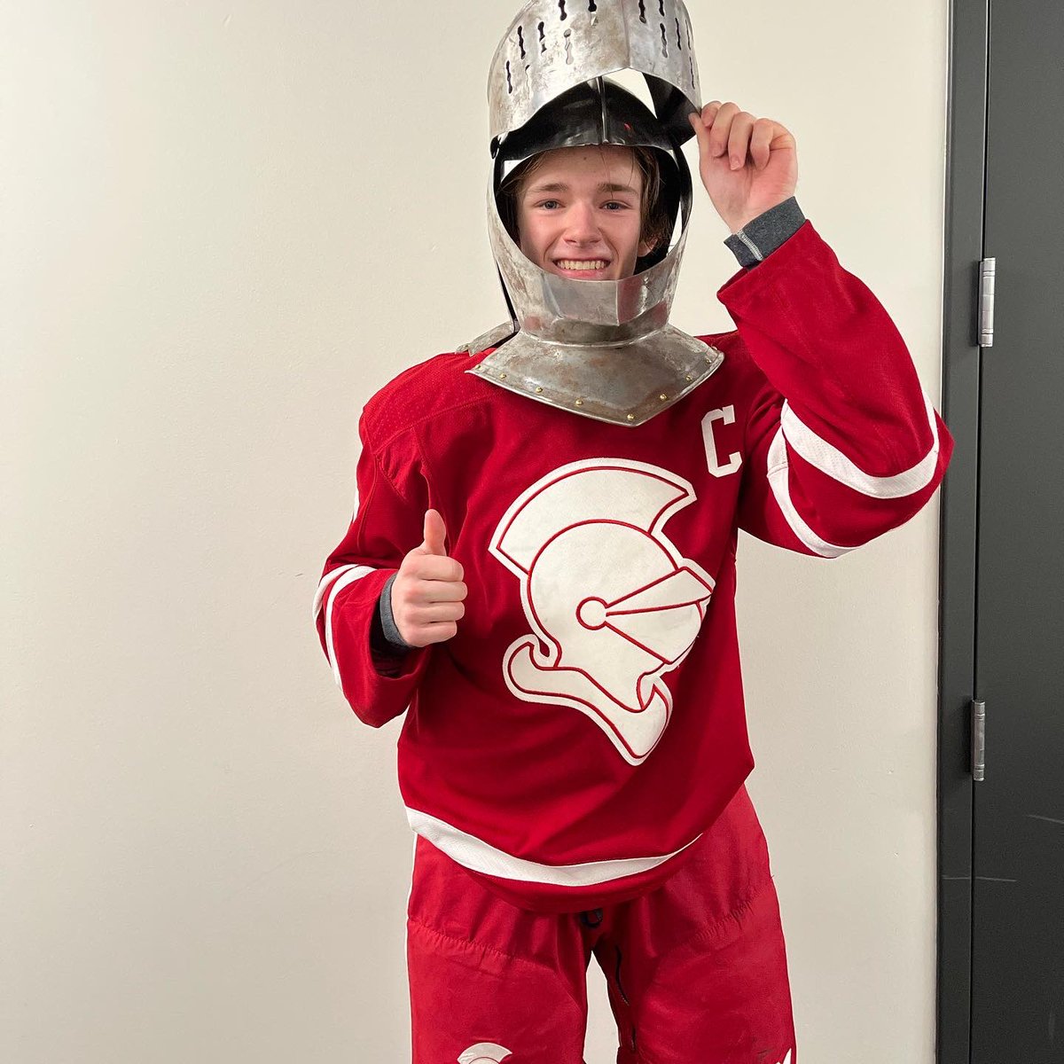 BSMBoysHockey's tweet photo. Great Win for the Red Knights!! Next Game is Thursday Against Hill Murray! Congrats to #28 Nick Palmer and #9 Cole Bumgarner on Their First Varsity Goal! Congrats to #10 Drew Stewart on Player of the Game!! https://t.co/sqmFjSgGvZ