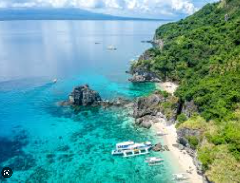 2000Islands's tweet image. Mindoro is an island in the Philippines, located in the southwestern part of Luzon, the largest island in the country. The island is home to a diverse array of flora and fauna, and is known for its beautiful beaches and diving spots. 

#Travel #Philippines
2000islands.com/mindoro/