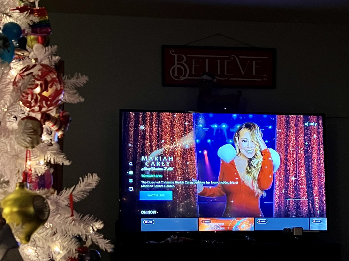 Getting ready to watch @MariahCarey live at @TheGarden on @CBS… Does that say what I think it says?! 
It sure does…#TheQueenOfChristmas!! Way to go #CBS, you got it right and not afraid to show the world! 👑🎄
#MerryChristmasToAll #Lambily #Lamb #MCStan(literally, it’s my name)