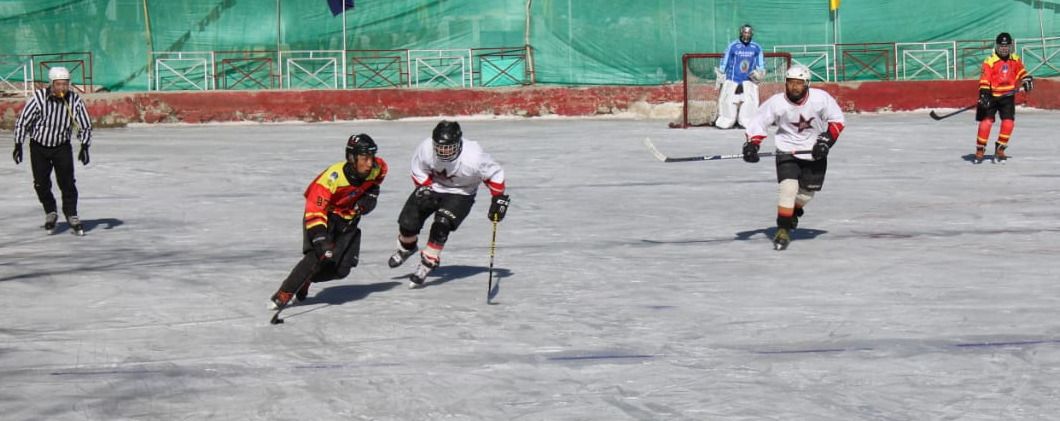 firefurycorps's tweet photo. 9th Late Lady Cadet Stanzin Memorial Ice Hockey Tournament trophy was lifted by Team Chushul beating Durbuk Shyok Challengers. 10 teams participated in the event organised by #UltimateForce at #Tangste Ice Hockey Rink.
@adgpi
@NorthernComd_IA
@lg_ladakh
@ANI
@ddnewsladakh https://t.co/5Pi2f2e7Xr