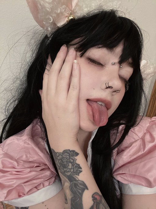 Little lamb 🖤 https://t.co/nqoBDxkROc