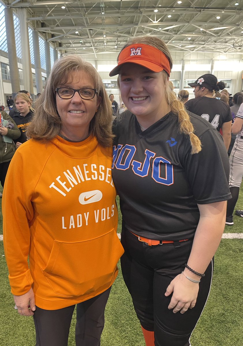 Kennedy_2026's tweet photo. The University of Tennessee  Winter camp with @KarenWeekly, @KateMalveaux, @CoachMalveaux was the best experience. The drills, advice and meeting other players made the long drive worth every minute. Thank you coaches! Can’t wait for the next camp. @MojoHutchinson @Los_Stuff https://t.co/xfKcyp0HO9