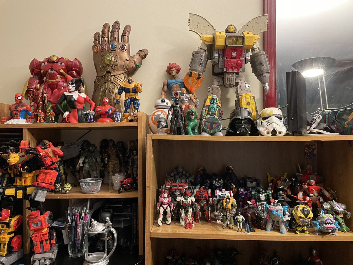 ShoDefconDelta's tweet photo. Updated my corner office and shelves with old and new figs from #Transformers, #Marvel, #DC, #HeMan, #Thundercats, #StarWars, #NecaPredators, #Kaiju #Godzillas #PacificRimJaegers #Guyvers https://t.co/aE5Eg5CEaE