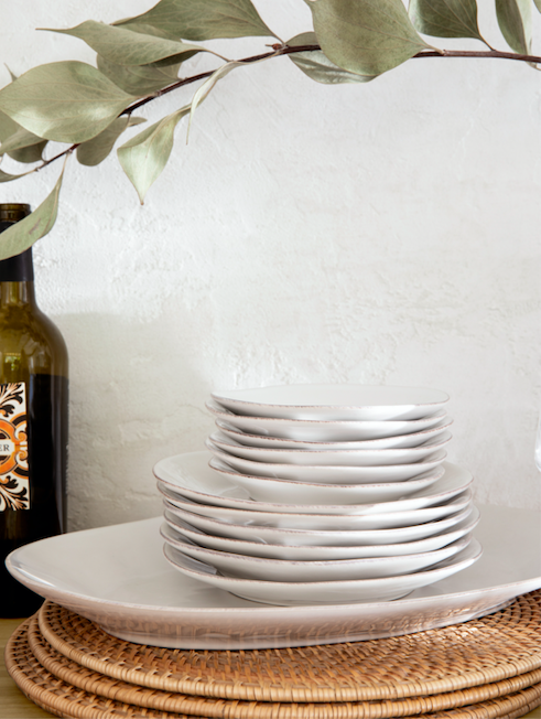 CrateBarrelMX's tweet photo. #BackInStock Las formas crujientes de gran tamaño de cupé blanco en porcelana duradera se vuelven casuales para todos los días o para cenas formales. Nuestros platos Essential son resistentes, aptos para lavavajillas para una limpieza rápida. https://t.co/AxDM4hblAH