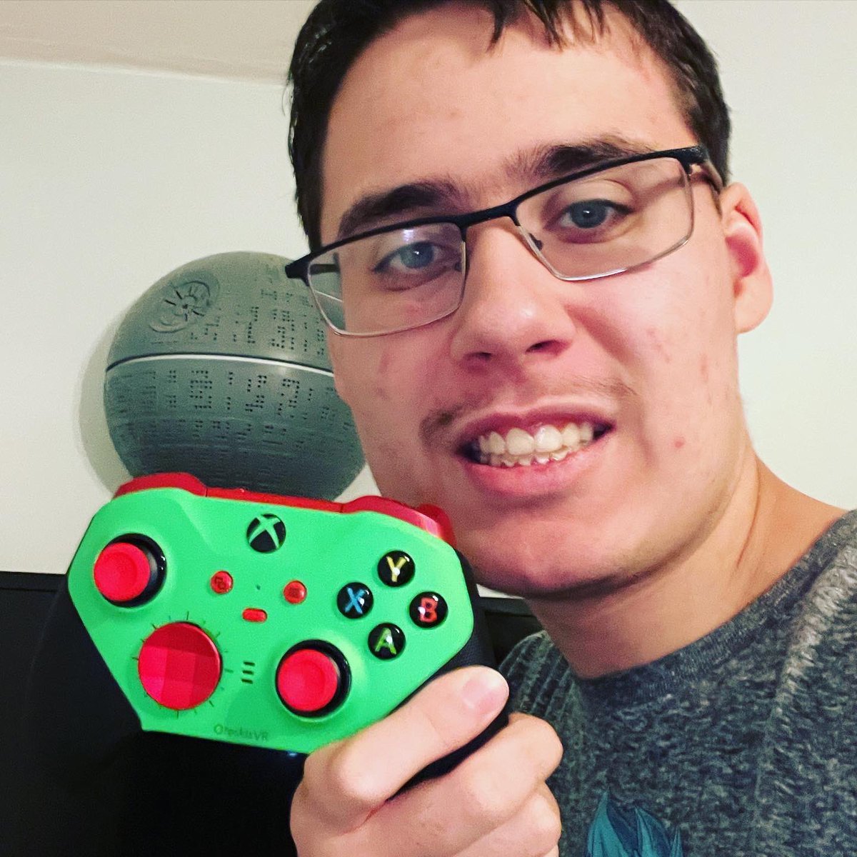 OreskisVR's tweet image. IT’S HERE! MY OFFICIAL @oreskisvr XBOX CONTROLLER!! THANK YOU @xbox FOR MAKING THIS A REALITY!❤️‍🔥👍 #xbox #xboxdesignlab #customxboxcontroller #xboxseriesx #xboxcontroller #xboxcontrollers #oreskisvr #oreskisvrxboxcontroller