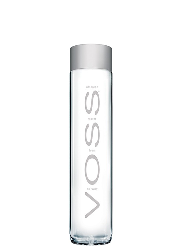 NurseKaylee's tweet photo. @BLaze4490 where is the Voss, though? 🤌 https://t.co/kkPFnpgGvX