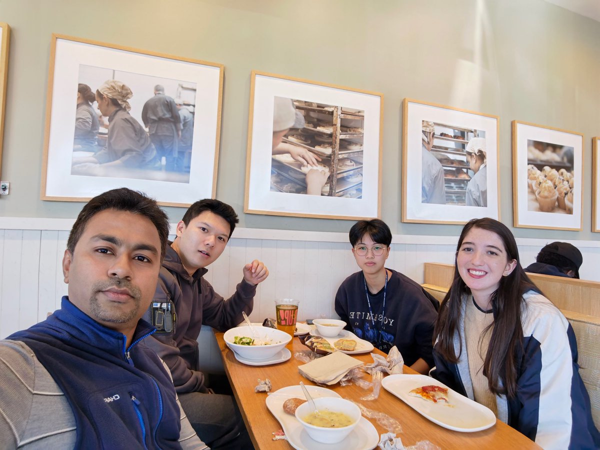 SupratikKar's tweet photo. CMM lab semester end lunch ! https://t.co/5EgJXRqj7o