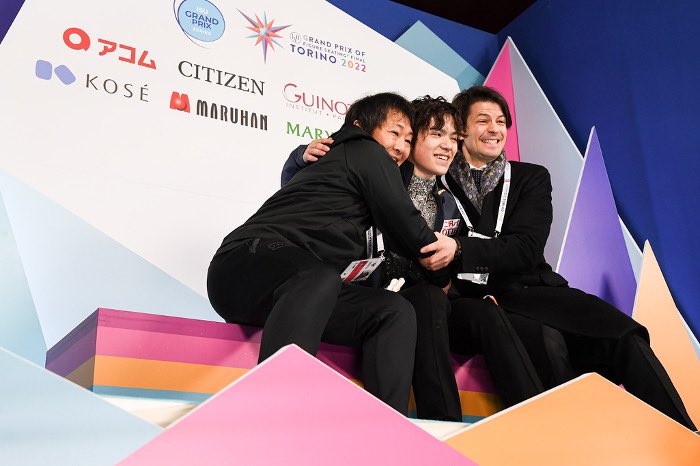 slambielfp's tweet photo. #GPFigure #GPFinal22 FS kiss&amp;cry
https://t.co/z7mhqh2PY7 https://t.co/Mo6PVeSIq6