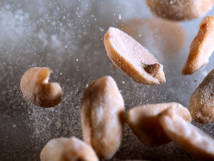 sgelpi's tweet photo. According to two new studies, adding a handful of peanuts and a teaspoon of herbs and spices to one's diet could help improve gut health. https://t.co/kJjc40OwbT https://t.co/Ew5gMPlN8S