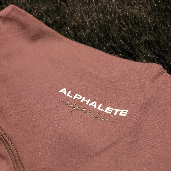 secondcycle's tweet image. So good I had to share! Check out all the items I'm loving on @Poshmarkapp from @shopkateandco #poshmark #fashion #style #shopmycloset #oakfort #kateco #alphalete: posh.mk/mgFDSO7JVvb