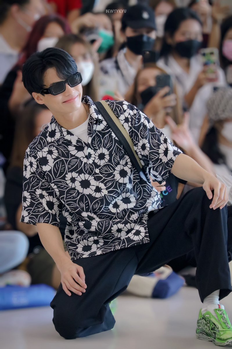 ใกล้จะหมดเขตแล้วววว 🔥 

500 RT 🙏🏼
100 Replies 🥺

I vote  <a href="/winmetawin/">Winmetawin</a>
#NETIZENSREPORT  #winmetawin for Asian Celebrity of the Year 
#ACOTY2022
#ACOTY2022WINMETAWIN 
<a href="/thenreport/">The Netizens Choice Magazine</a>