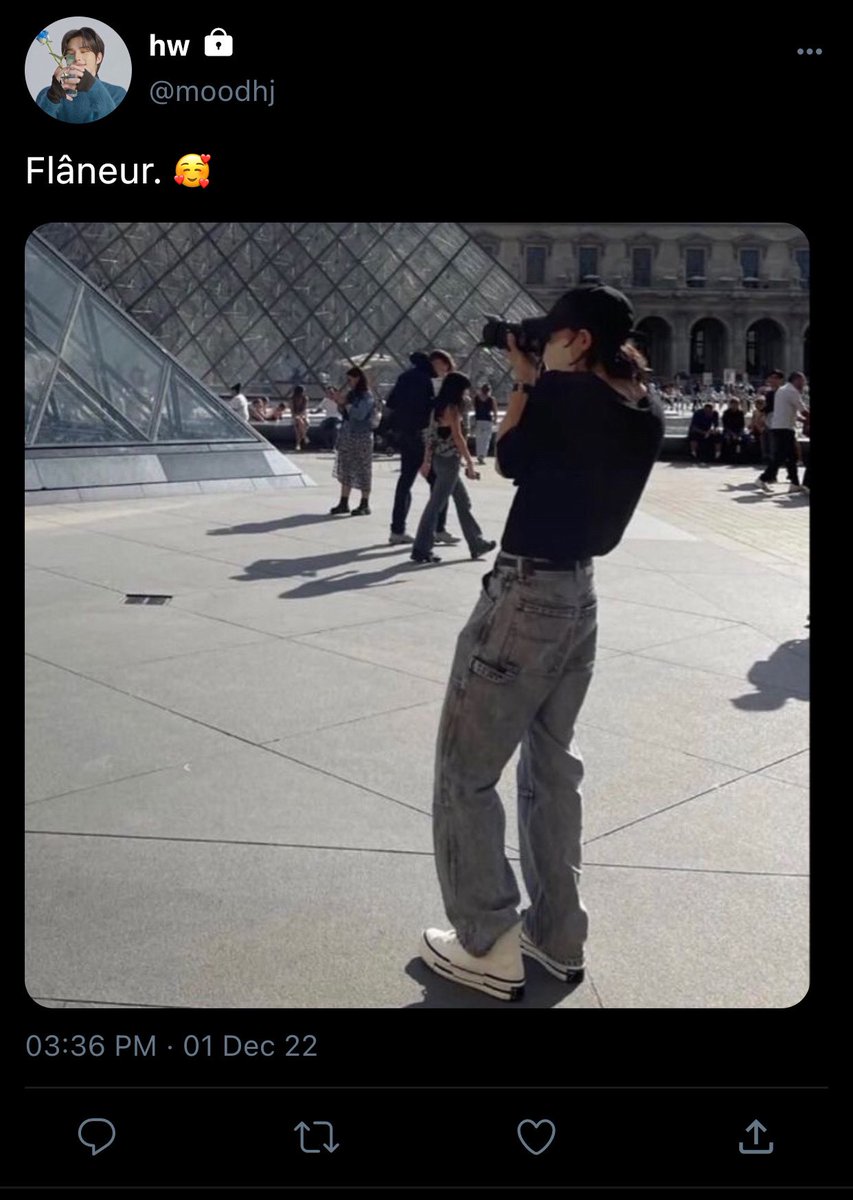 ❄️ V. 

[ Flâneur es el arte de pasear tranquilamente por las calles de París. Es deambular de forma libre por la ciudad, haciendo de los paisajes los verdaderos protagonistas. Es mucho más que solo salir a dar un paseo. ]