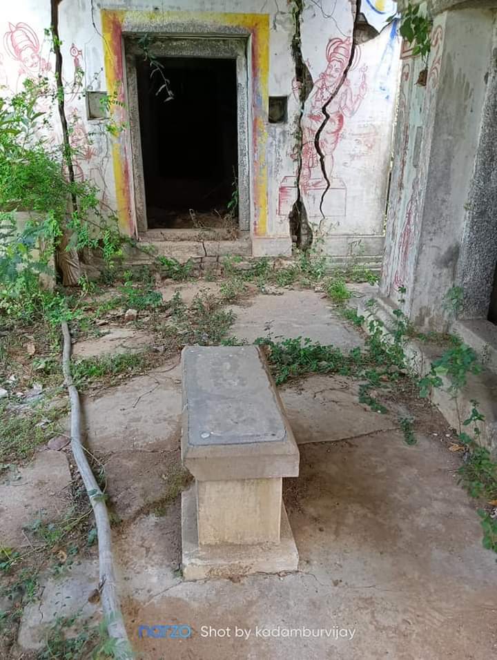 Saigeet36566874's tweet photo. Varavukudi Shiva temple in shambles. Check the pics.
#SaveTNTemples 
#OurTemplesOurPride 
#PromoteRuralTemples https://t.co/FbrOoJ5QiL