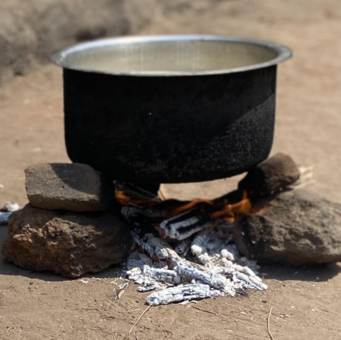 invegrow's tweet photo. No matter the #cooking technique...metal or clay mbaula cook stove, 3 stone method or a larger #braai ... our #sustainable #briquettes can be broken down to size and used for your next meal!  What are you waiting for?!? 🥣🍖🍚🔥 https://t.co/Ubz8l4U3QU