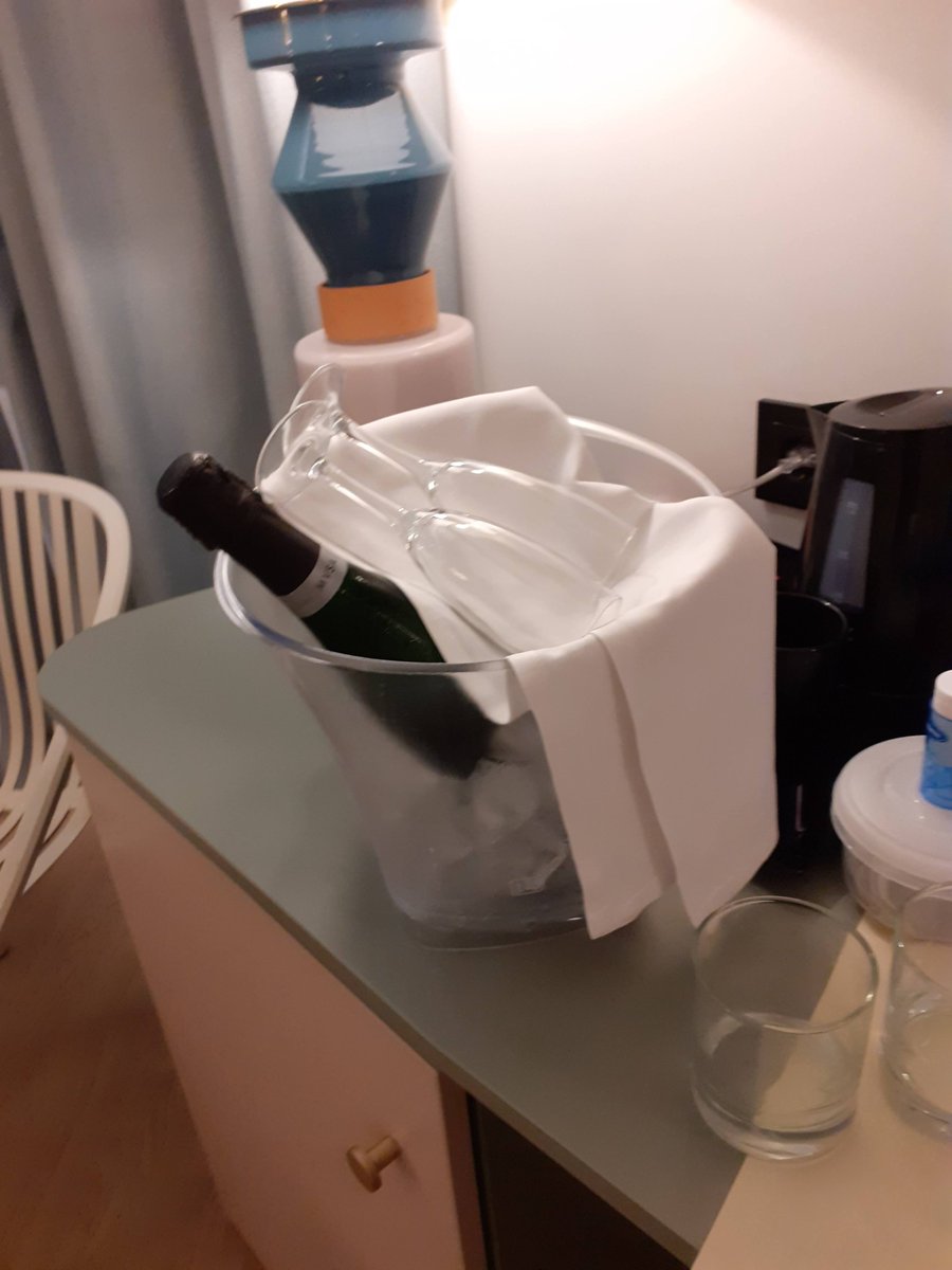 robrebbitt's tweet photo. Special thanks to @medplaya for the goodies left in the room for @franmaders birthday. https://t.co/BwRP07UNW4